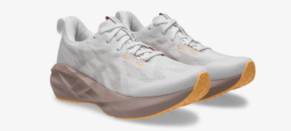 Asics Women's Novablast5